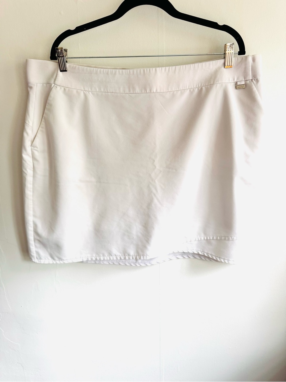 Greg Norman Cream Women’s Athletic Skort  - Sleek Minimal Design
